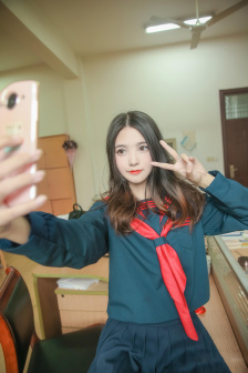 苏晴忘穿内裤坐公交车被揉到视频